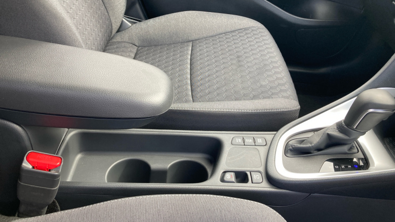 Toyota Yaris 1.5 Hybrid Design 5dr CVT Hybrid Hatchback